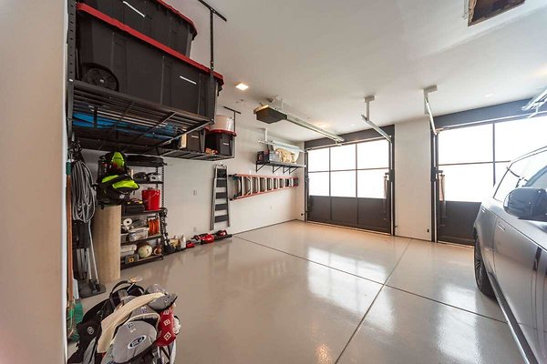 13992 garage 1