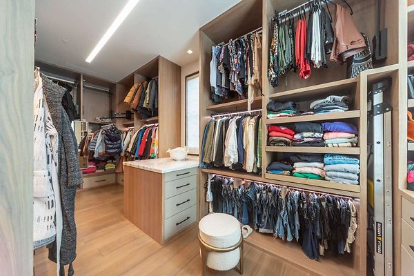 13992 closet 2