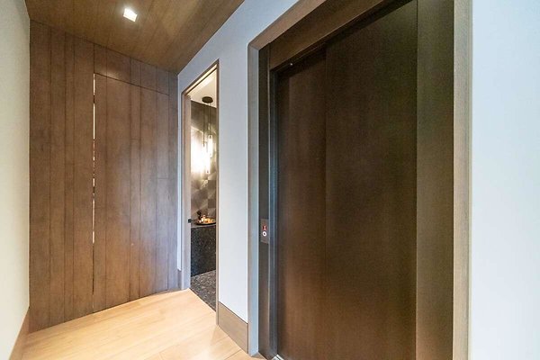 13992 elevator 1