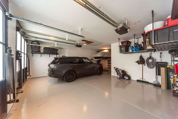 13992 garage 3
