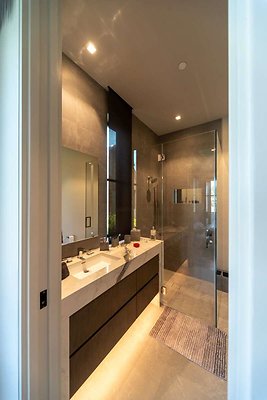 13992 bath 10