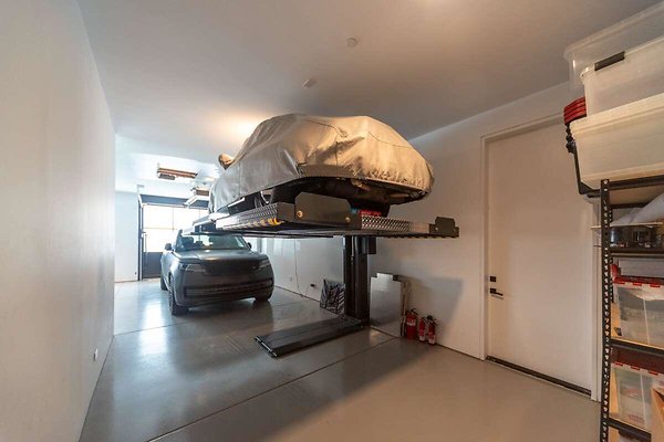 13992 garage 4
