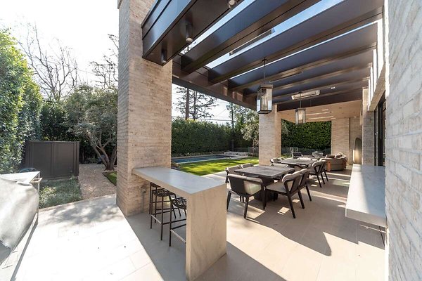 13992 patio 3