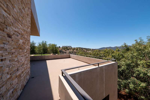 12366 balcony 8