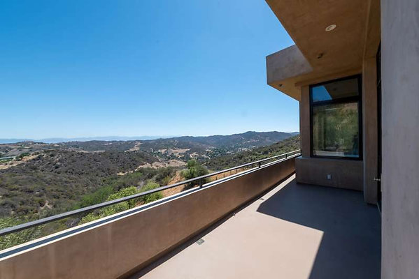12366 balcony 5