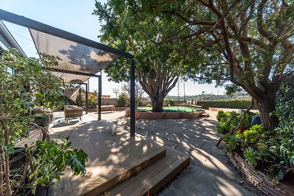 13997 patio 2