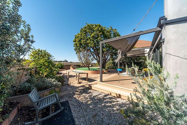13997 patio 3