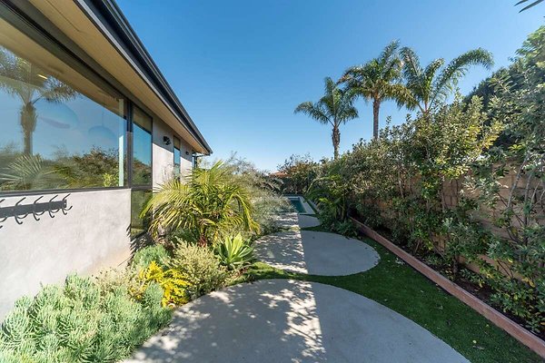 13997 garden 1