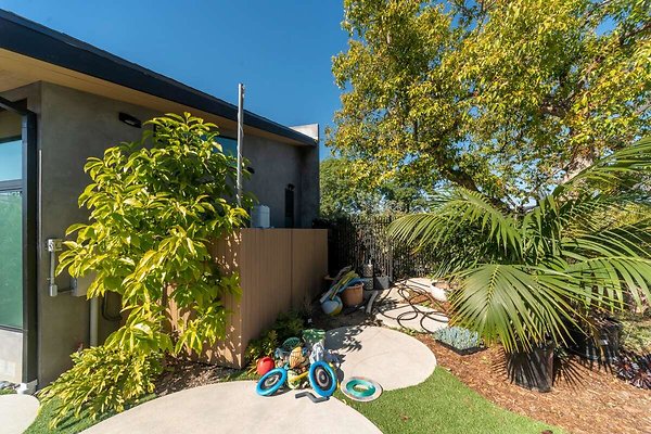 13997 garden 2