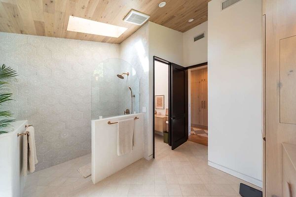 13997 bath 2