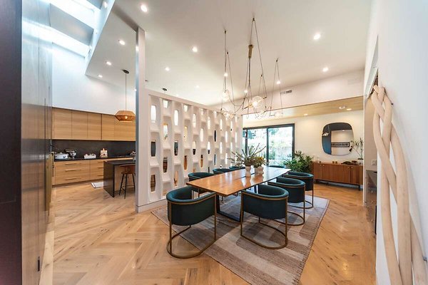 13997 dining 4