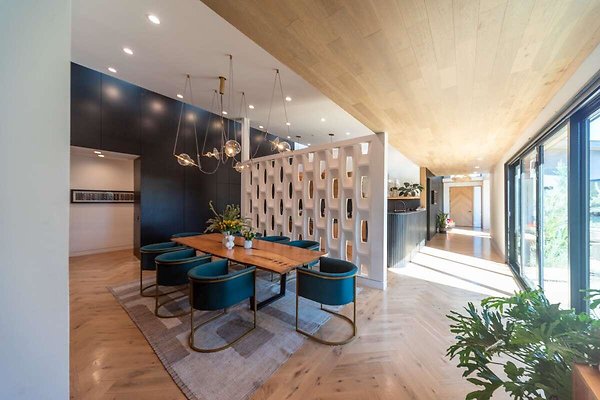 13997 dining 1
