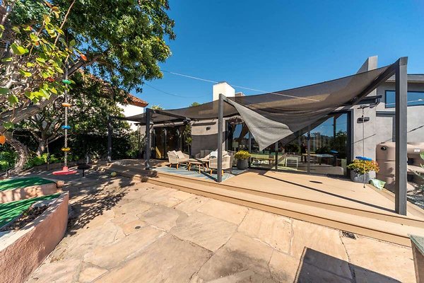 13997 patio 5