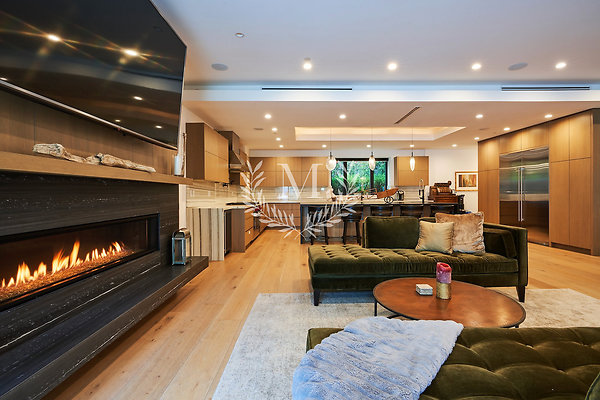 13020-GreenleafSt 13