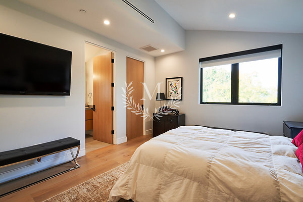 13020-GreenleafSt 38