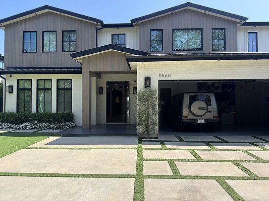 AMIRS HOUSE