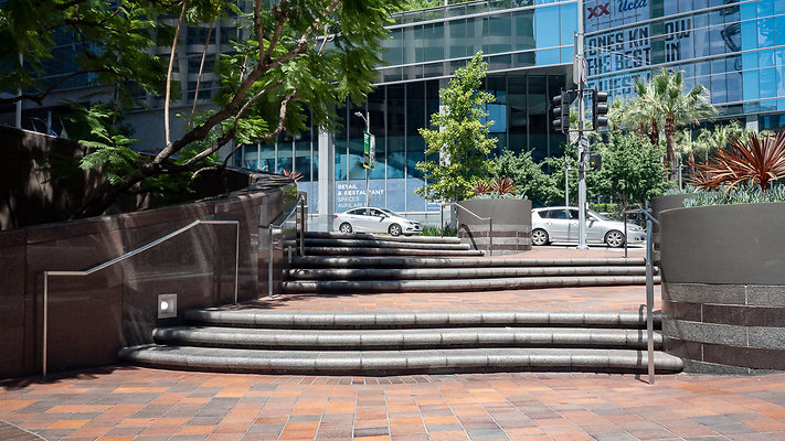 ErnstYoung ExteriorPlaza-19-1