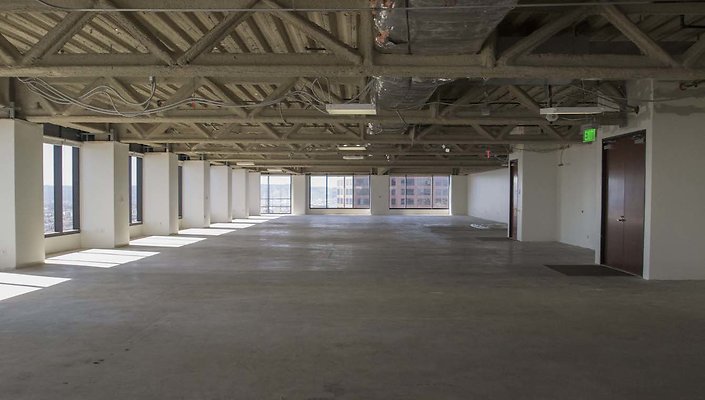 Ernst-Young-Plaza-Suite-3250-002
