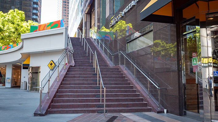 ErnstYoung ExteriorPlaza-28-1
