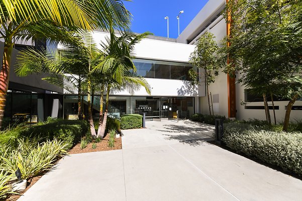 UNIVERSAL-B585-ELSEGUNDO*-48