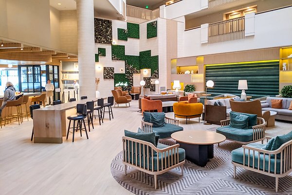 Santa-Monica-Hilton BFink-5-183709854