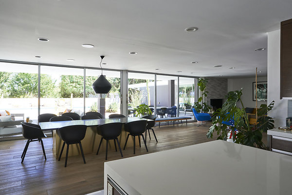 12945 dining 7