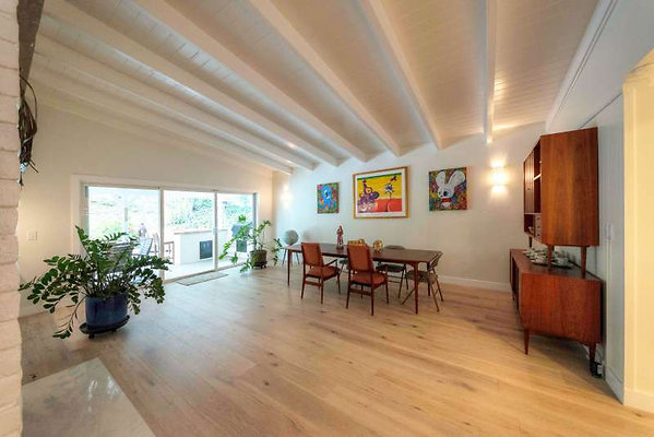 10946 dining 4