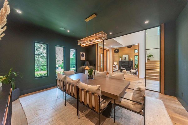 13860 dining 1
