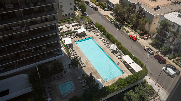 Landmark-Pool Suite1160-14