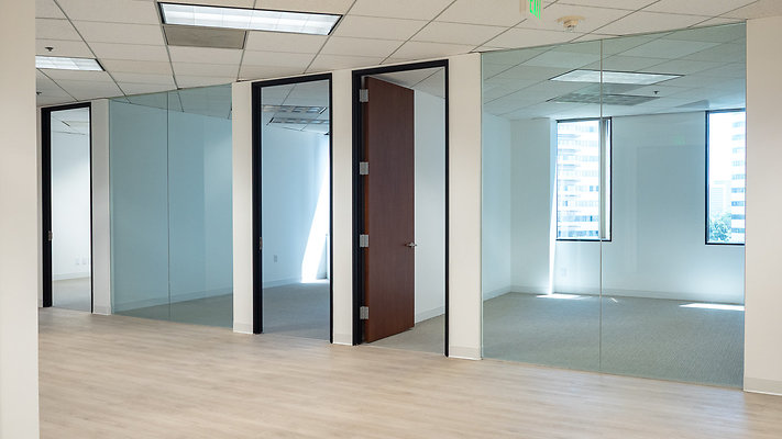 Landmark-II Suite445-5