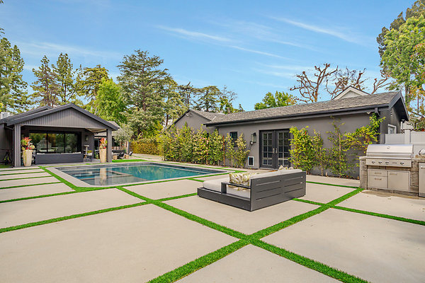 13307 patio 1