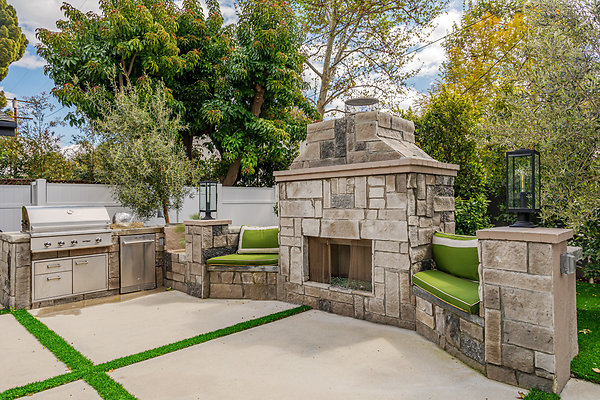 13307 patio 6