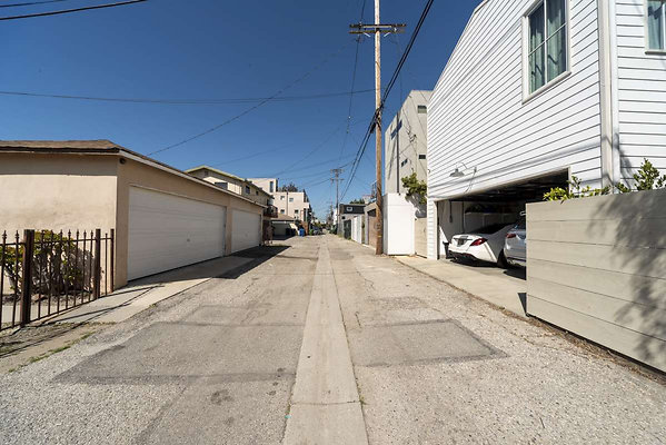 13661 garage 3