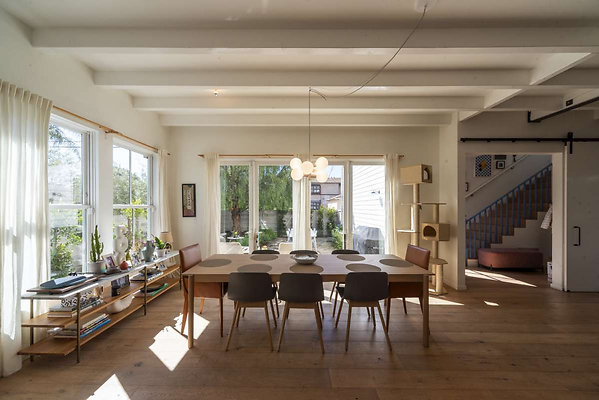 13661 dining 1