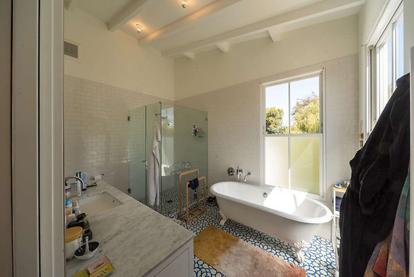 13661 bath 1