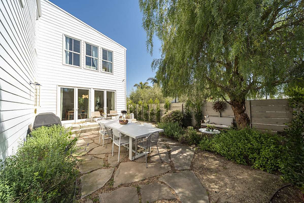 13661 patio 1