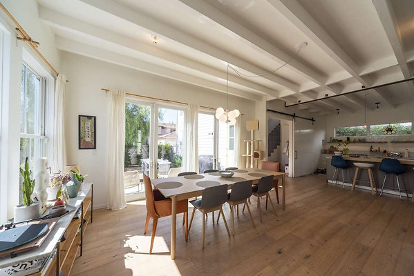13661 dining 2