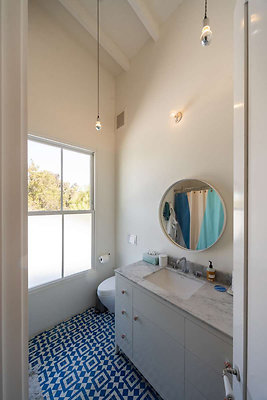 13661 bath 4