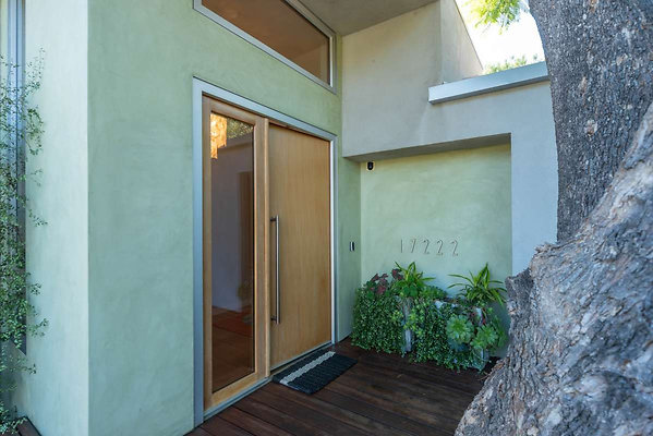 13000 porch 1