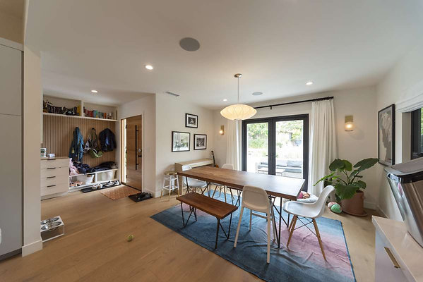 13660 dining 1