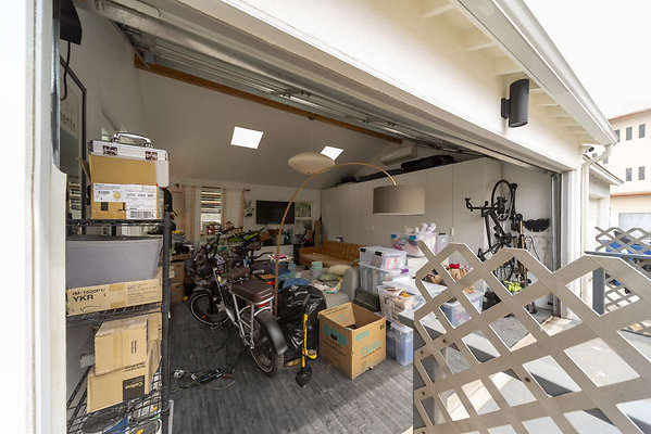 13660 garage 1