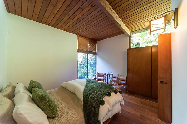 12668 bed 4