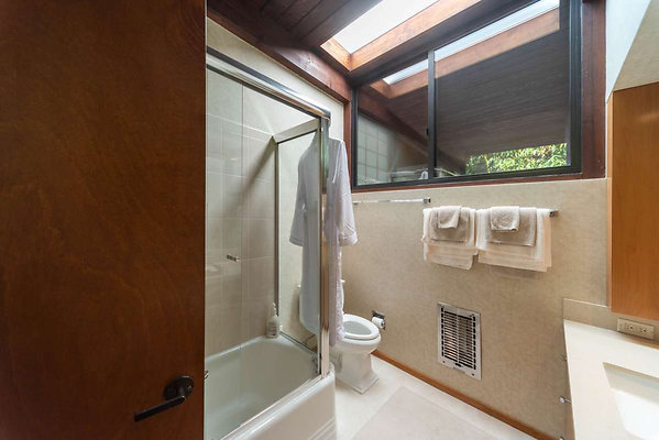 12668 bath 2
