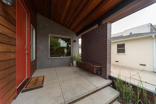 13285 porch 3