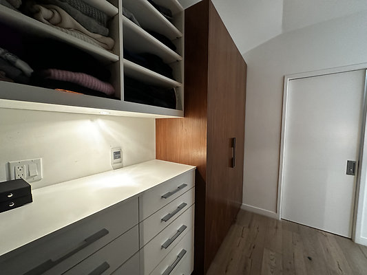 13285 closet 3