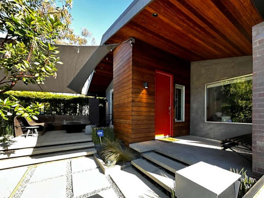 13285 porch 1