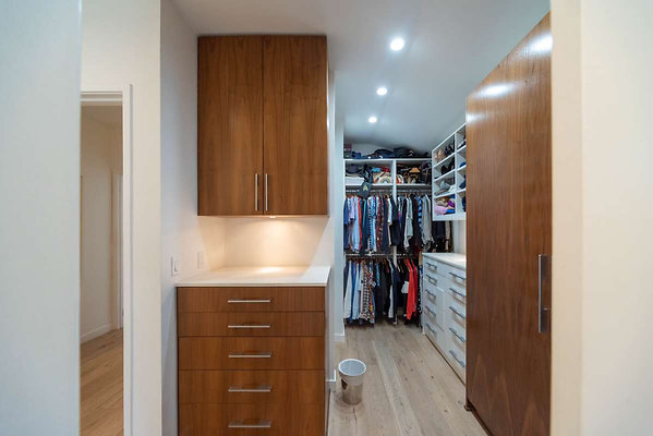 13285 closet 1