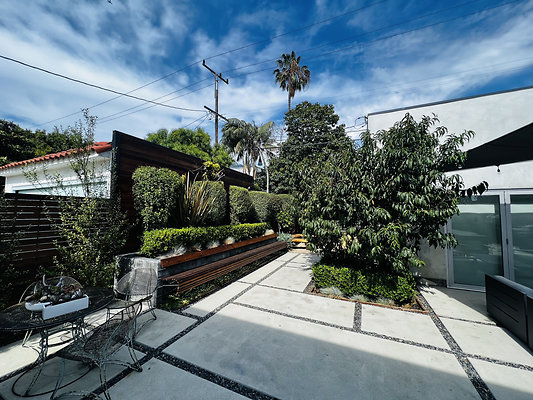 13285 garden 1