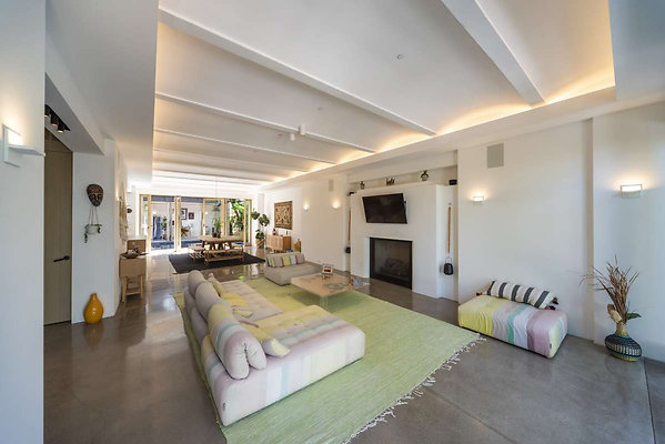 13640 living 5