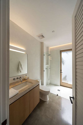 13640 bath 8